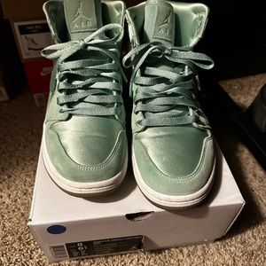 JORDAN 1 HIGH, SIZE 8